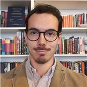 Editore e filologo offre aiuto per materie umanistiche